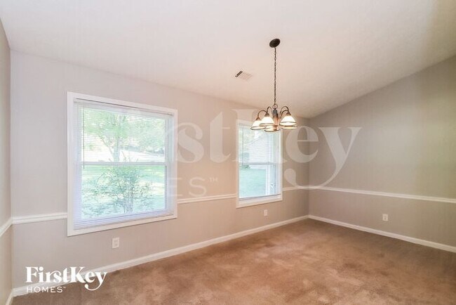 Building Photo - 824 Riverstone Ln