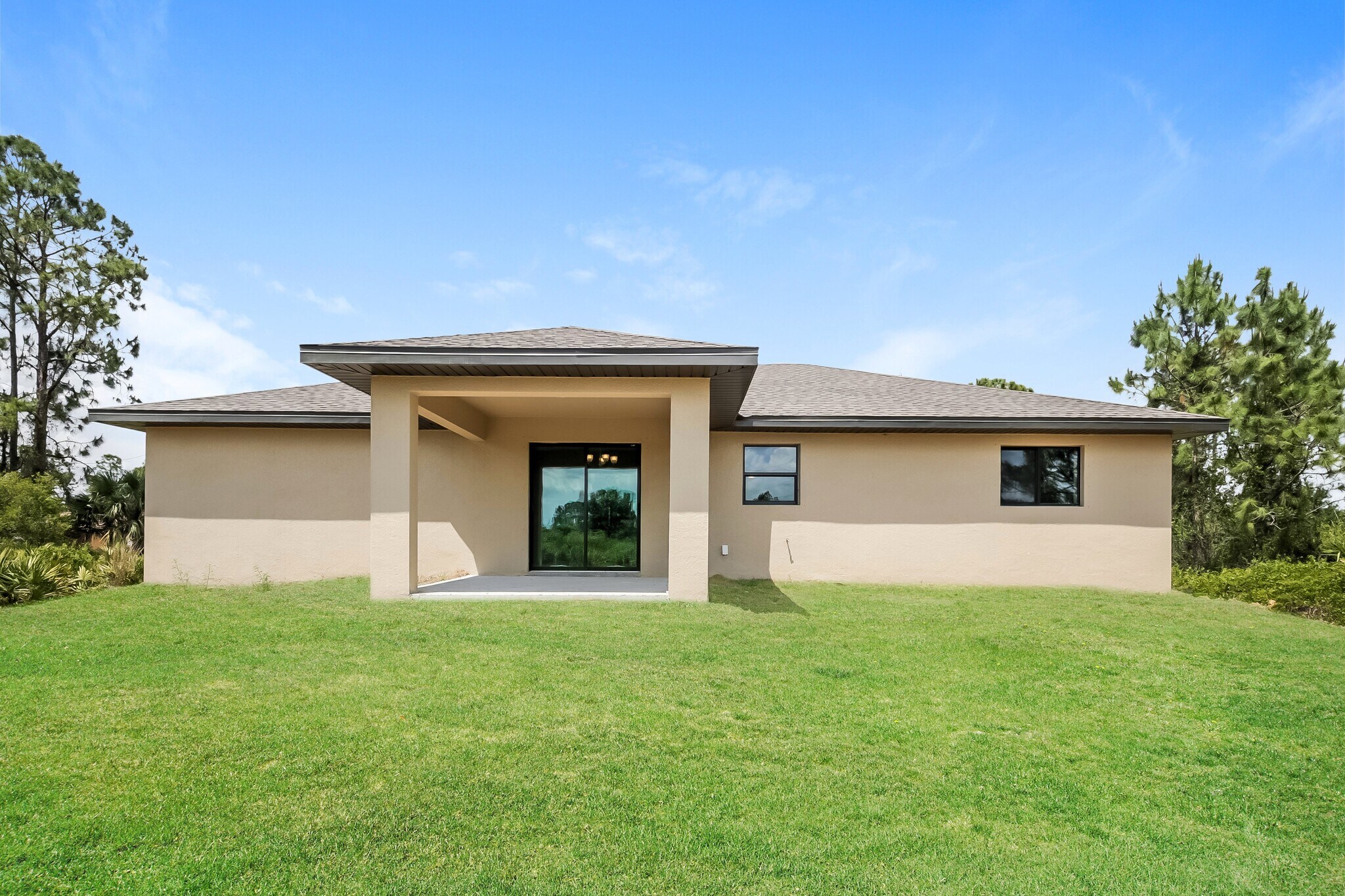 Building Photo - 2816 8th St W