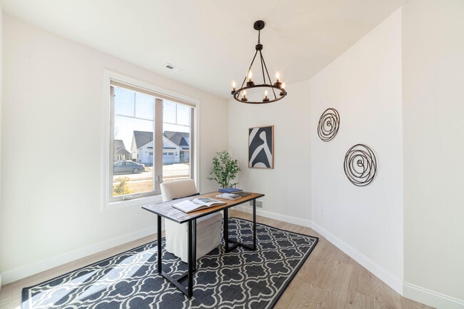 Building Photo - 609 Tomahawk Dr