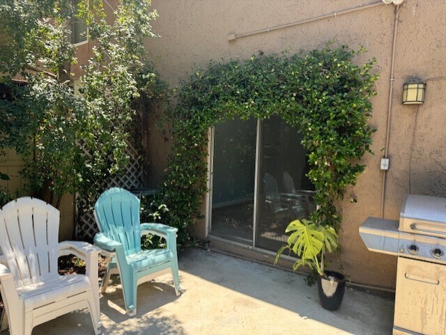 Building Photo - 6828 Ponce Ave