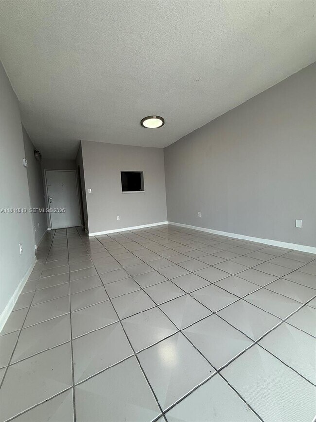 Building Photo - 6820 W Flagler St