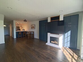 Building Photo - Bright and Remodeled 2 Bed 2.5 Bath Townho...