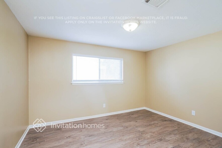 Building Photo - 5803 Old Lodge Dr