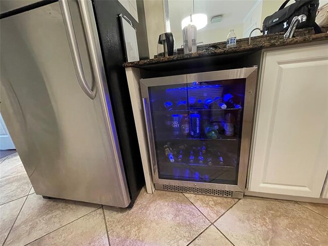 Building Photo - 1341 SE 3rd Ave