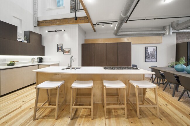 Building Photo - 122 W Elder St