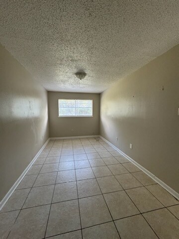 Building Photo - 13706 Goodwood Dr