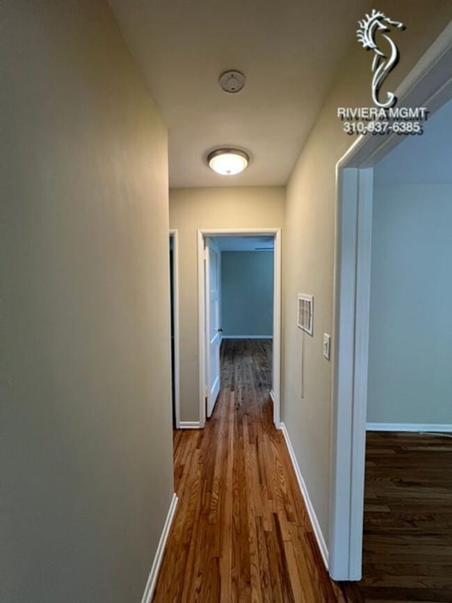 Building Photo - 3BR 1.5BA House in the Hollywood Riviera