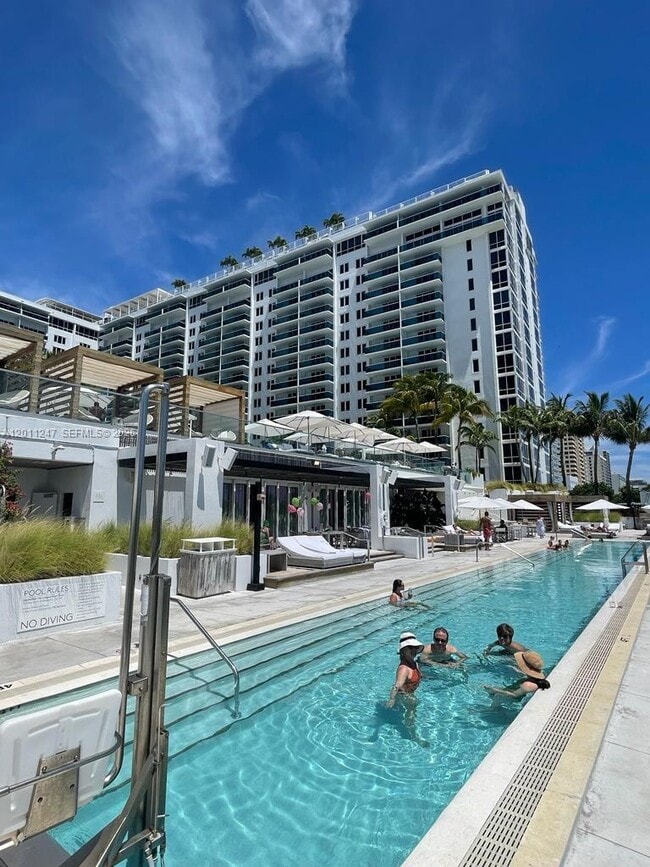 Building Photo - 2301 Collins Ave