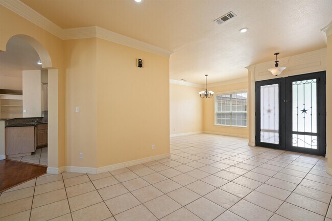 Building Photo - 202 Saddle Blanket