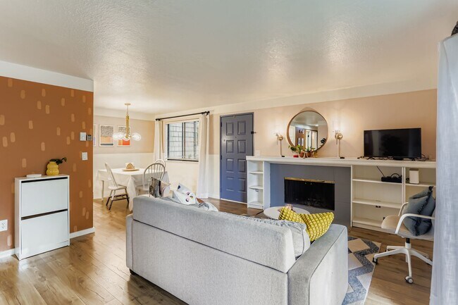 Building Photo - 77 Galen St