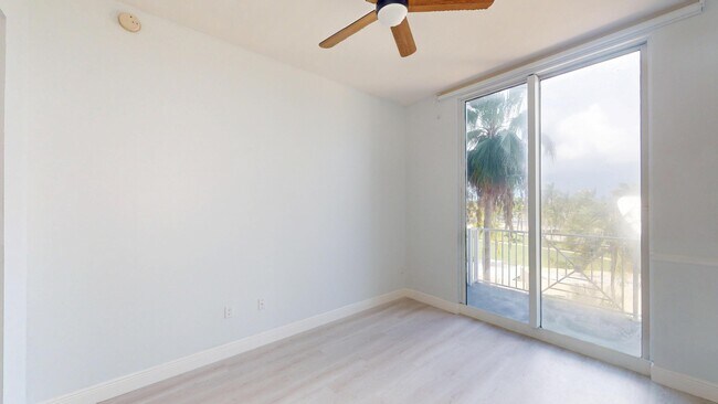 Building Photo - 255 Evernia St
