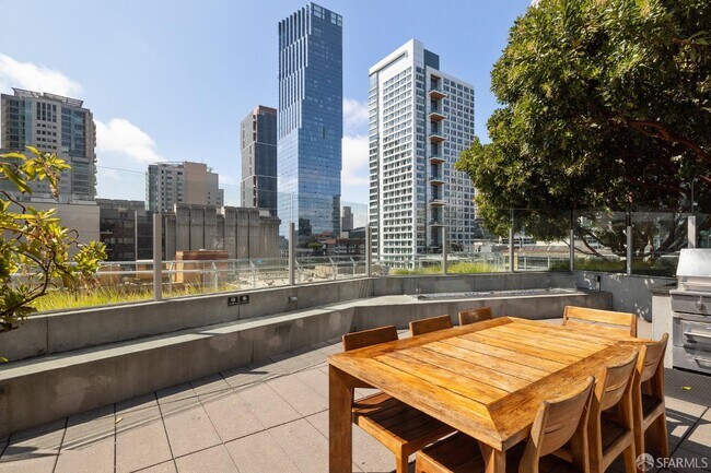 Building Photo - 201 Folsom St