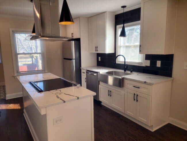 Building Photo - 5511 Lydia Ave