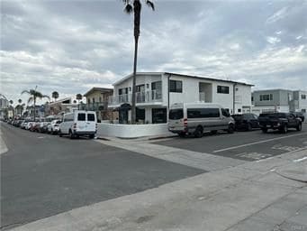 Building Photo - 4112 Seashore Dr