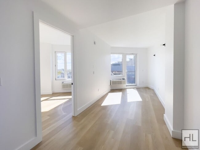 Primary Photo - President Street / Spacious Crown Heights ...
