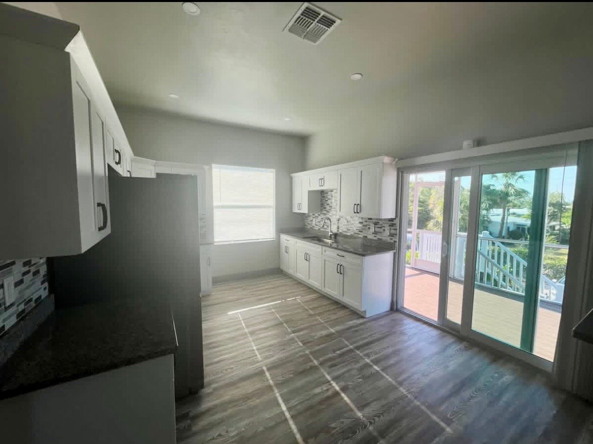 Building Photo - 5593 Briarcliff Rd