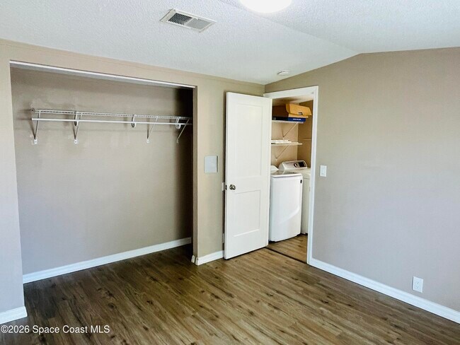 Building Photo - 2508 Chatham Way NE