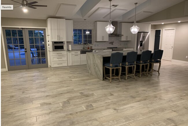 Building Photo - 4BR/2.5BA in gorgeous Melbourne Beach!