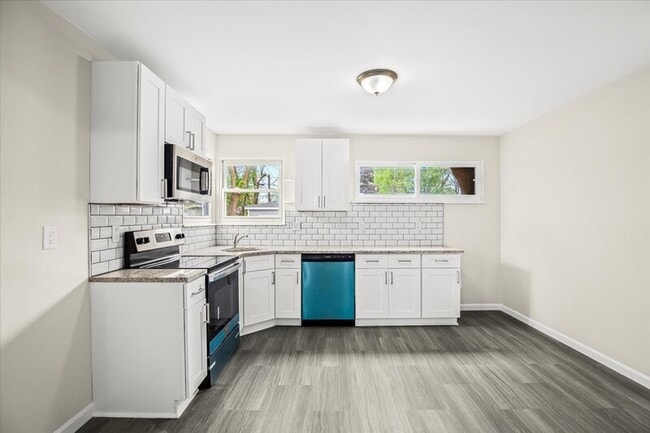 Building Photo - 20481 Delaware Ave