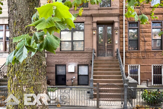 Building Photo - 456 Quincy St