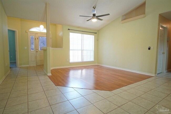 Building Photo - 5947 Grandview Dr