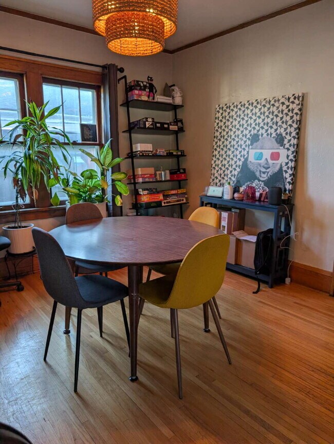 Building Photo - Charming 3BR in Victory Memorial with Fenced Yard & Garage