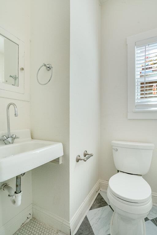 Building Photo - 809 Theresa Ave