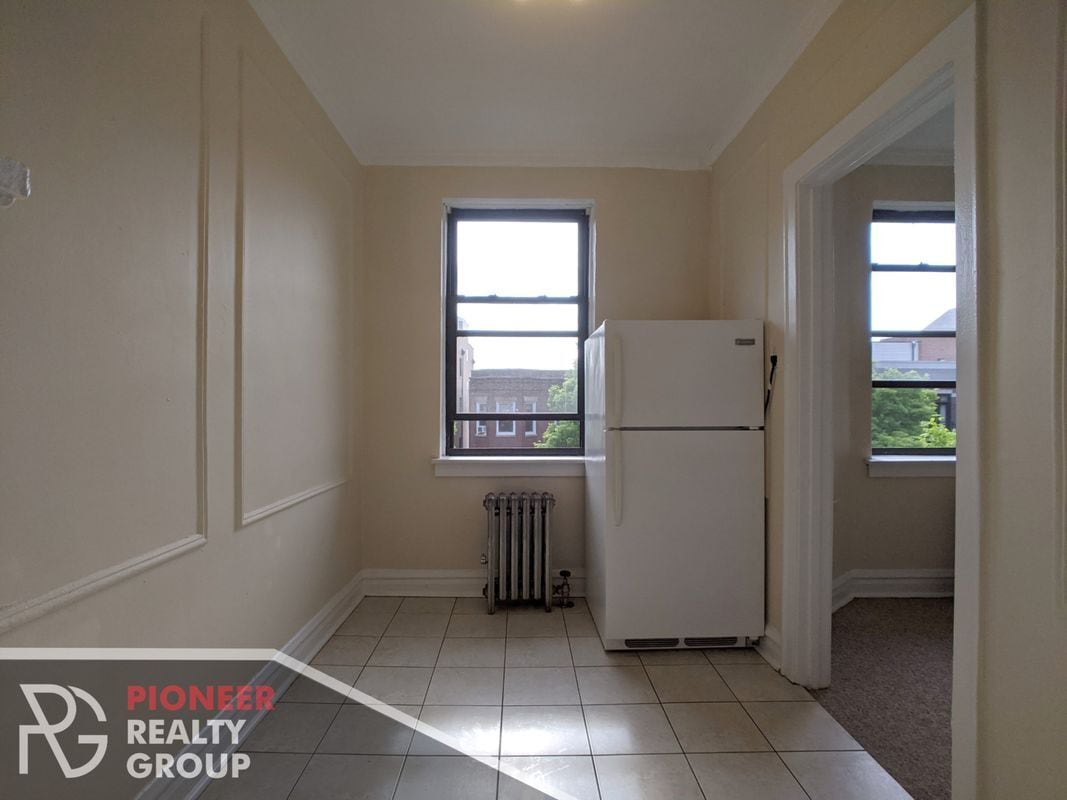 Building Photo - 4829 N Damen Ave