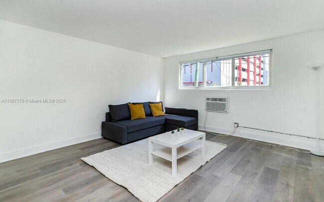 Building Photo - 143 SW 9th St