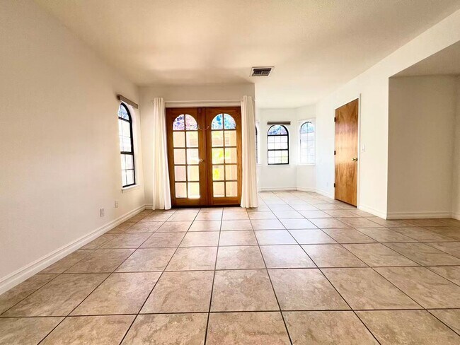 Building Photo - 4069 Nook Way