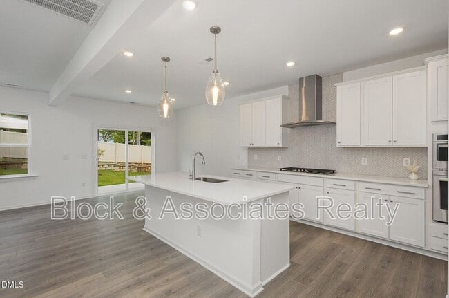 Building Photo - 153 Hickory Grv Dr