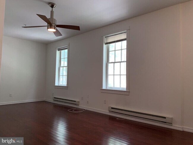 Building Photo - 1300 Spruce St