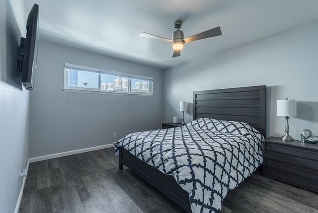 Building Photo - Move-In Ready, Fully Furnished Condo – Prime Strip Location