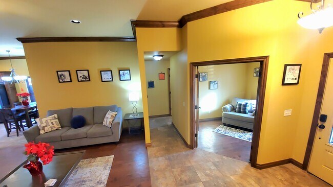 Building Photo - 605 SW 149th Pl