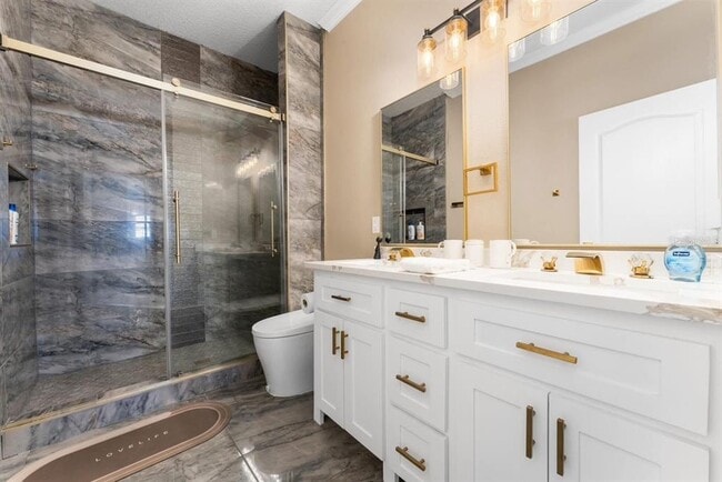 Building Photo - 2832 Rodeo Dr