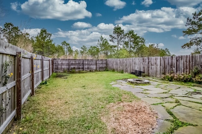 Building Photo - 3-Bedroom Townhome with Garage in Holly Ridge