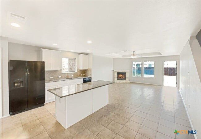 Building Photo - 1321 Daffodil Dr