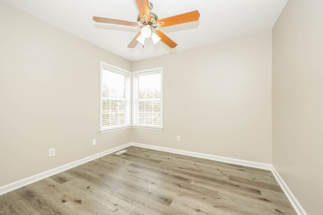 Building Photo - 636 Zellwood Dr