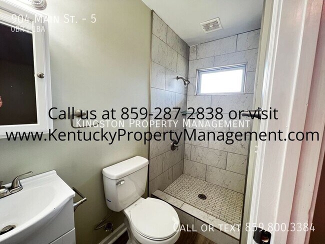 Building Photo - 904 Main St