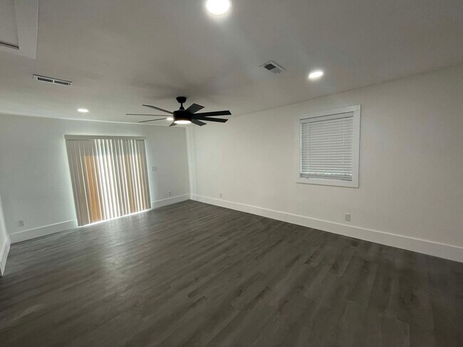 Building Photo - 608 Crawford Rd