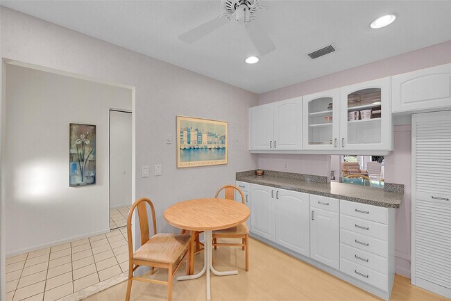 Building Photo - 724 Nantucket Cir