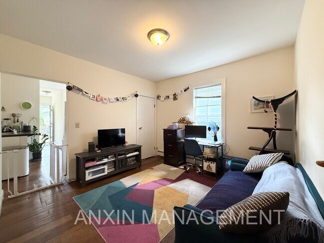 Primary Photo - 41 Clifton St