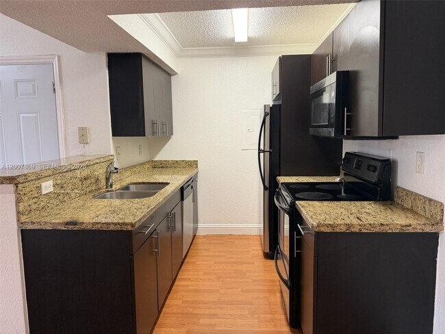 Building Photo - 15570 SW 105th Ln