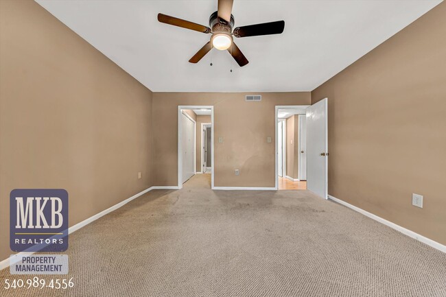 Building Photo - 5260 Crossbow Cir