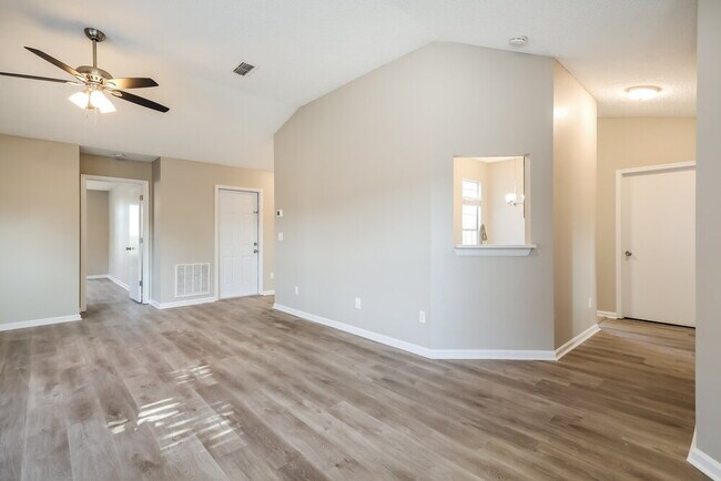 Building Photo - 309 Carriann Cove Trail W