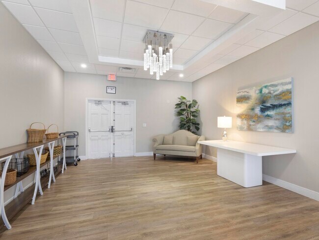 Building Photo - 2649 Florida Blvd
