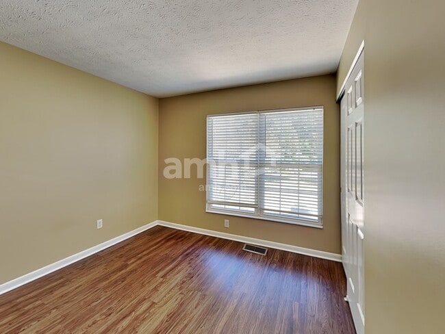 Building Photo - 1001 Vixen Dr