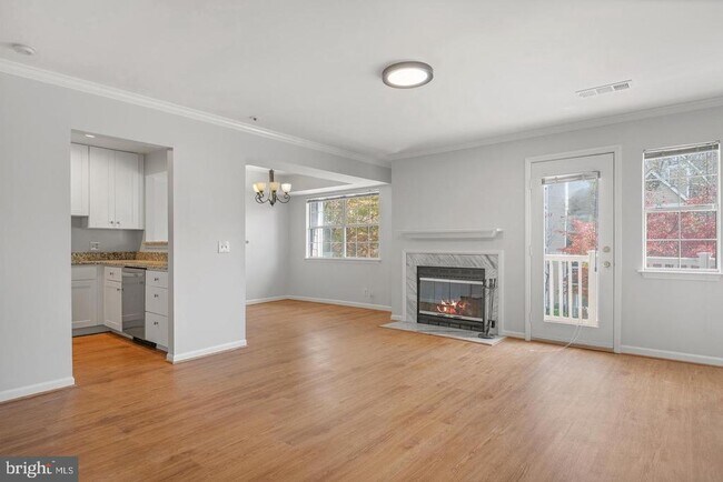 Building Photo - 5705 Chapman Mill Dr
