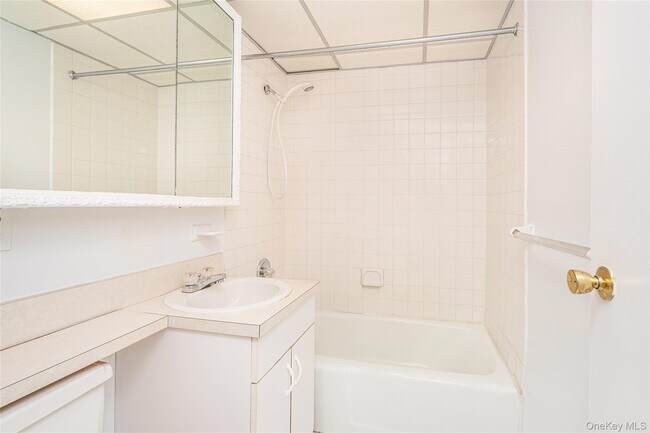 Building Photo - 1155 Warburton Ave