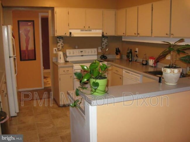 Building Photo - 5681 Harpers Farm Rd